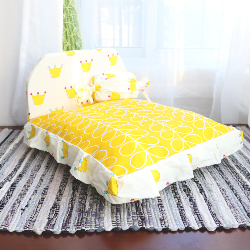 CuddleCloud Teddy Pet Bed — Small Bliss for Tiny Paws