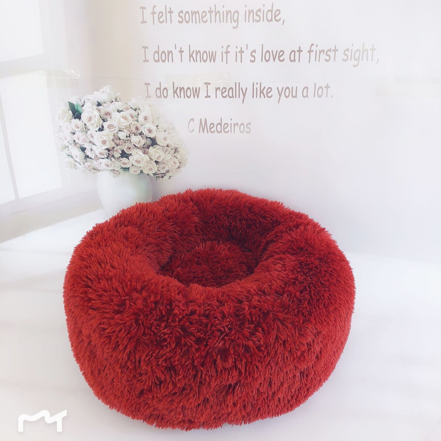 Small Cat Round Plush Nest – Cozy Comfort for Your Kitten