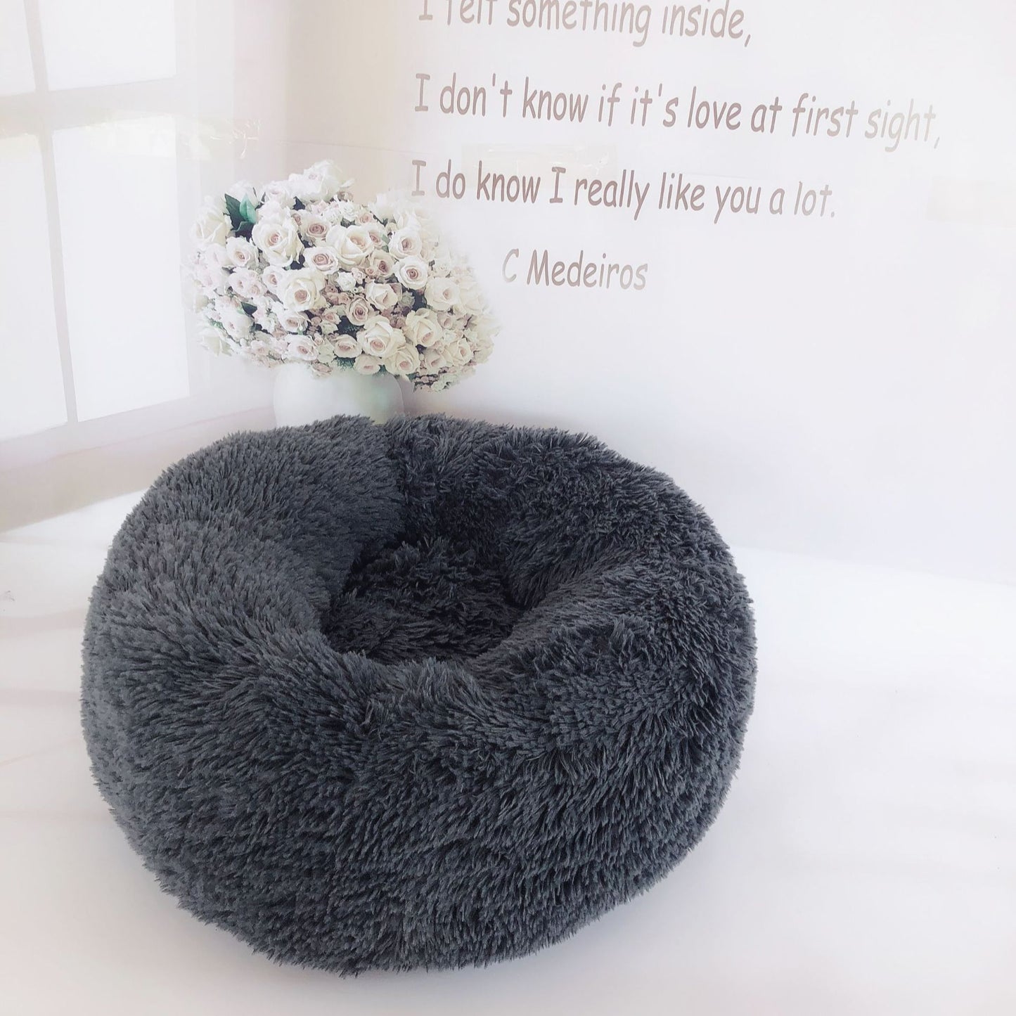 Small Cat Round Plush Nest – Cozy Comfort for Your Kitten